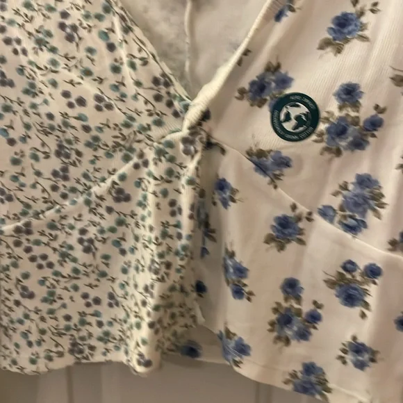 Aeropostale cotton long sleeve v-neck crop top, Size L, NWT - Picture 4 of 5